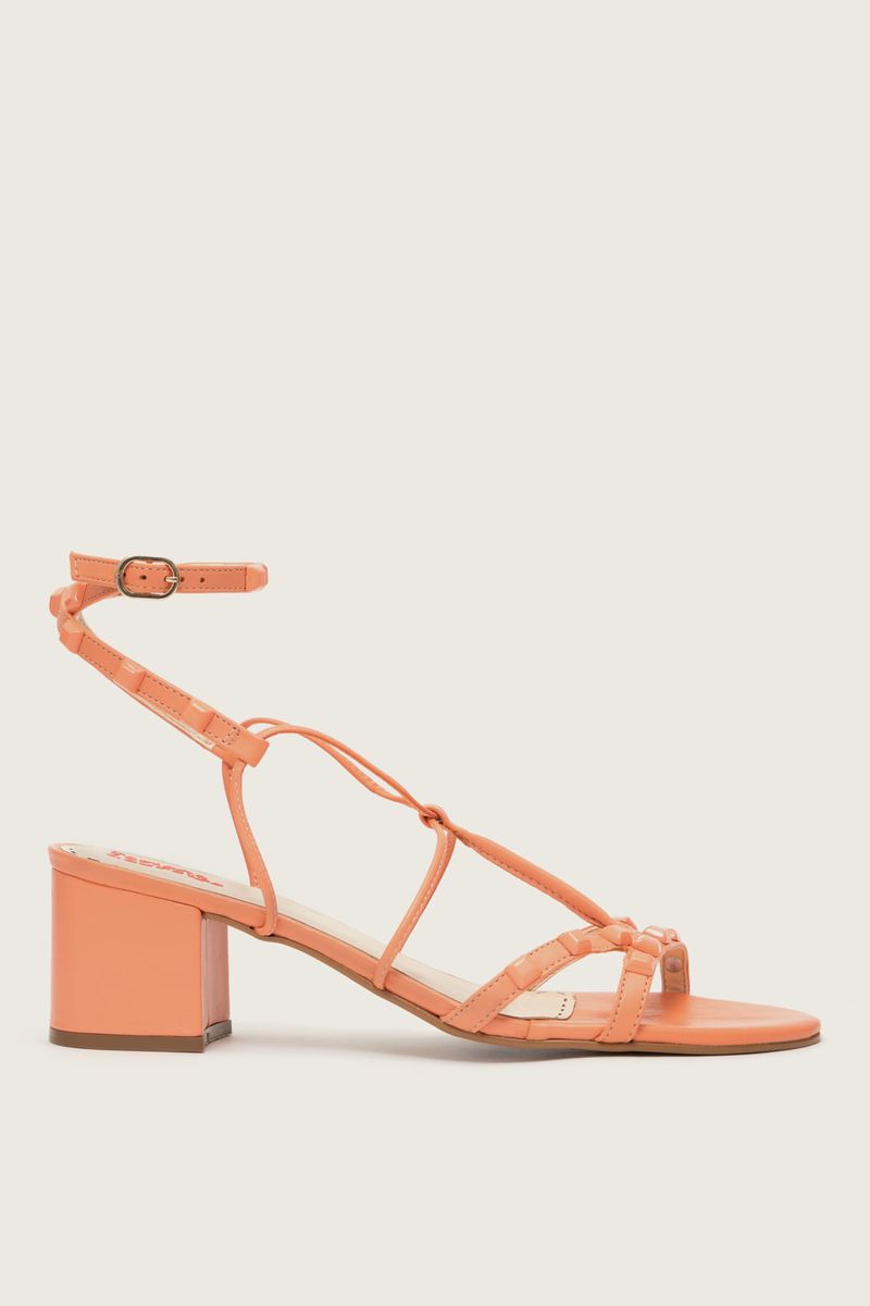 Imagem-do-produto-SANDALIA-GLADIADORA-SPIKE-SQUARE-APRICOT
