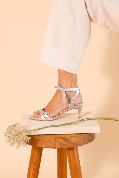 SANDÁLIA LACE UP NÓ MESTIÇO NAKED SALTO FINO PRATA