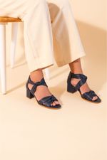 Imagem-do-produto-SANDALIA-NO-MESTICO-SALTO-BLOCO--PARA-PEITO-DE-PE-BAIXO--AZUL-MARINHO