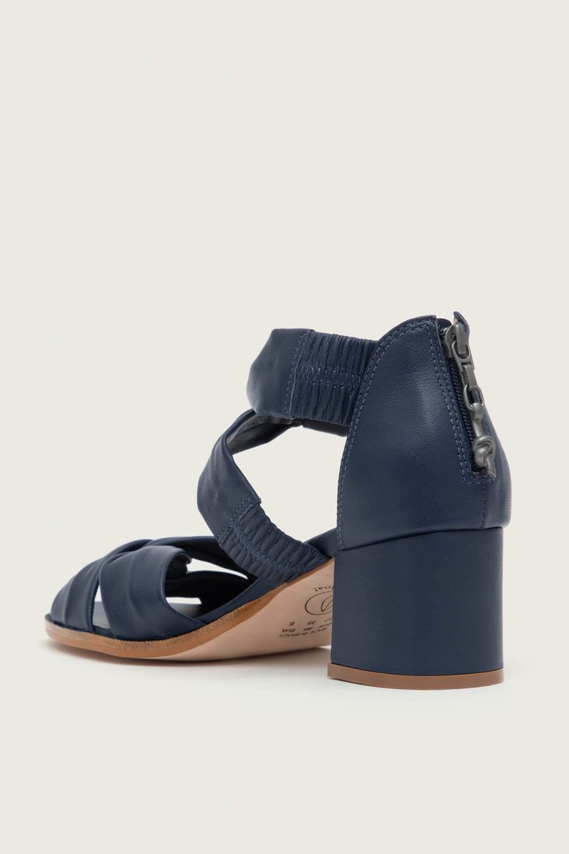 Imagem-do-produto-SANDALIA-NO-MESTICO-SALTO-BLOCO--PARA-PEITO-DE-PE-BAIXO--AZUL-MARINHO