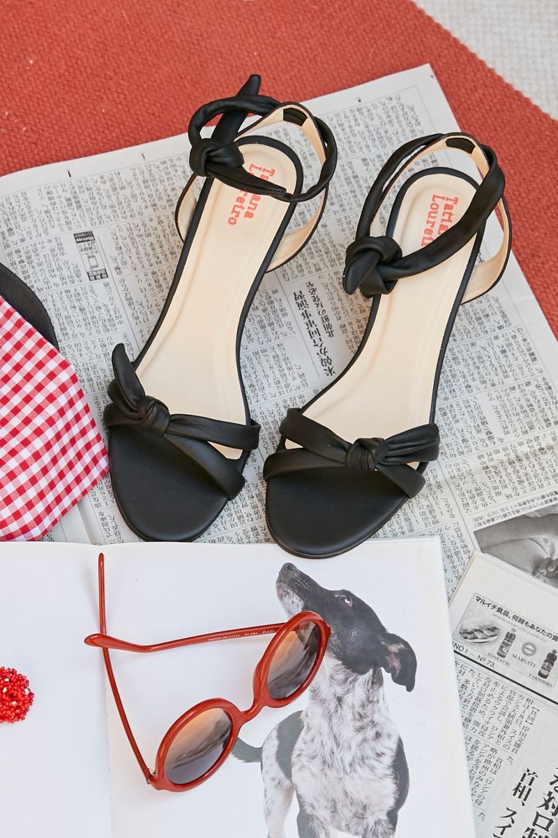 Imagem-do-produto-SANDALIA-LACE-UP-NO-MESTICO-NAKED-SALTO-FINO--PRETO