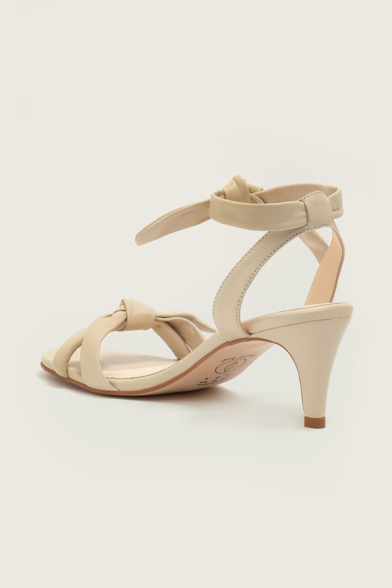 Imagem-do-produto-SANDALIA-LACE-UP-NO-MESTICO-NAKED-SALTO-FINO-OFF-WHITE