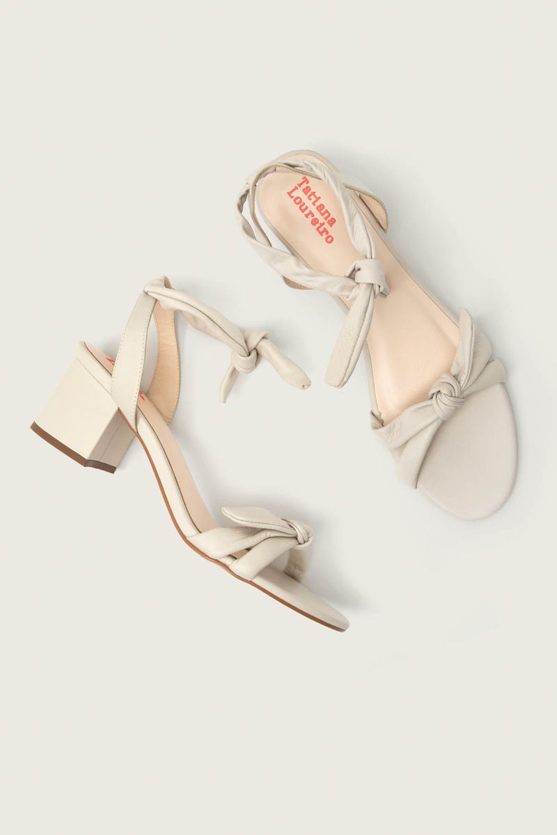 Imagem-do-produto-SANDALIA-LACE-UP-NO-MESTICO-NAKED-SALTO-BLOCO-OFF-WHITE