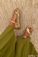 Imagem-do-produto-PAPETE-FLATFORM-TRIANGULO-OURO