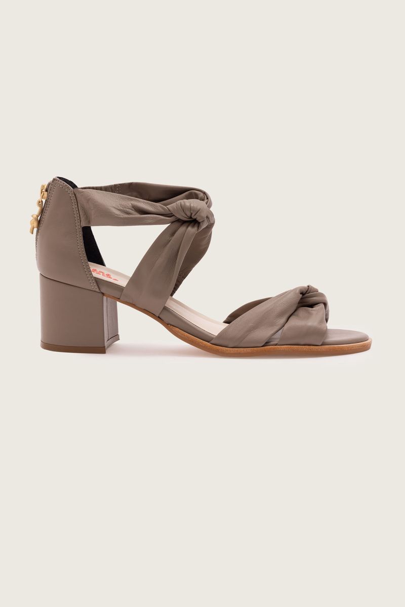 Imagem-do-produto-SANDALIA-NO-MESTICO-SALTO-BLOCO--PARA-PEITO-DE-PE-ALTO---TAUPE