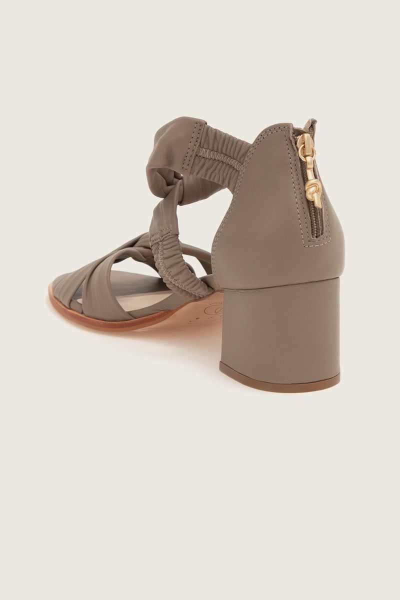 Imagem-do-produto-SANDALIA-NO-MESTICO-SALTO-BLOCO--PARA-PEITO-DE-PE-BAIXO---TAUPE