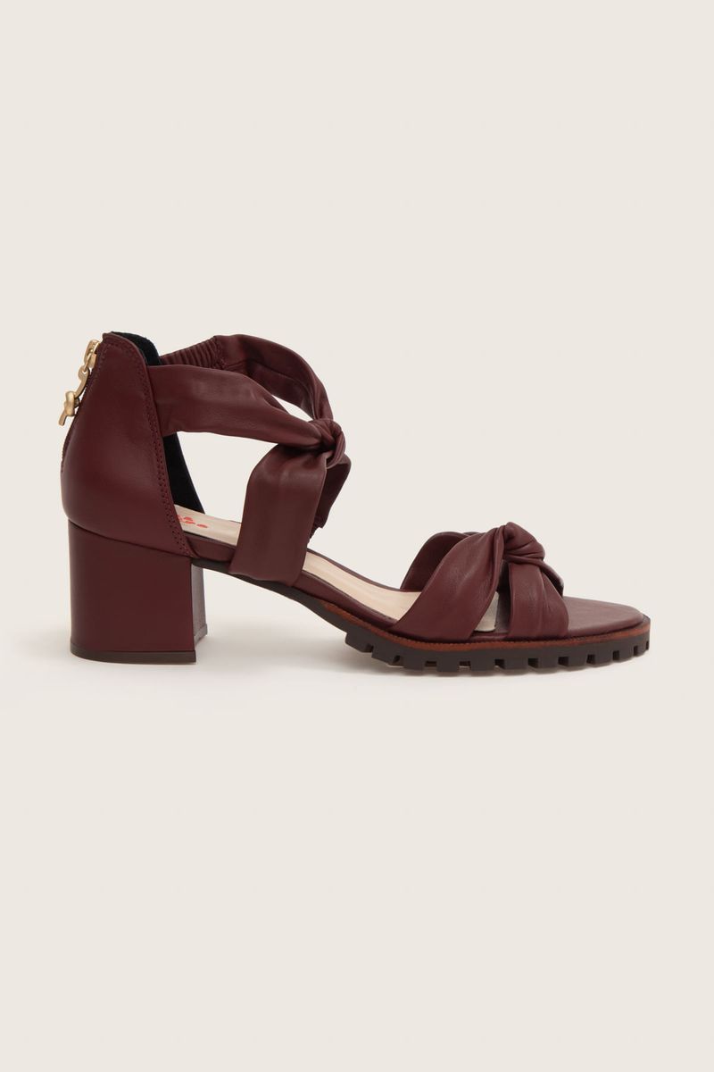 Imagem-do-produto-SANDALIA-NO-MESTICO-SALTO-BLOCO-TRACTOR--PARA-PEITO-PE-ALTO--MERLOT