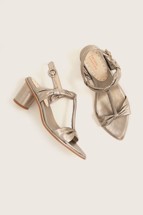 SANDÁLIA BICO FINO ENLACE PRATA VELHO