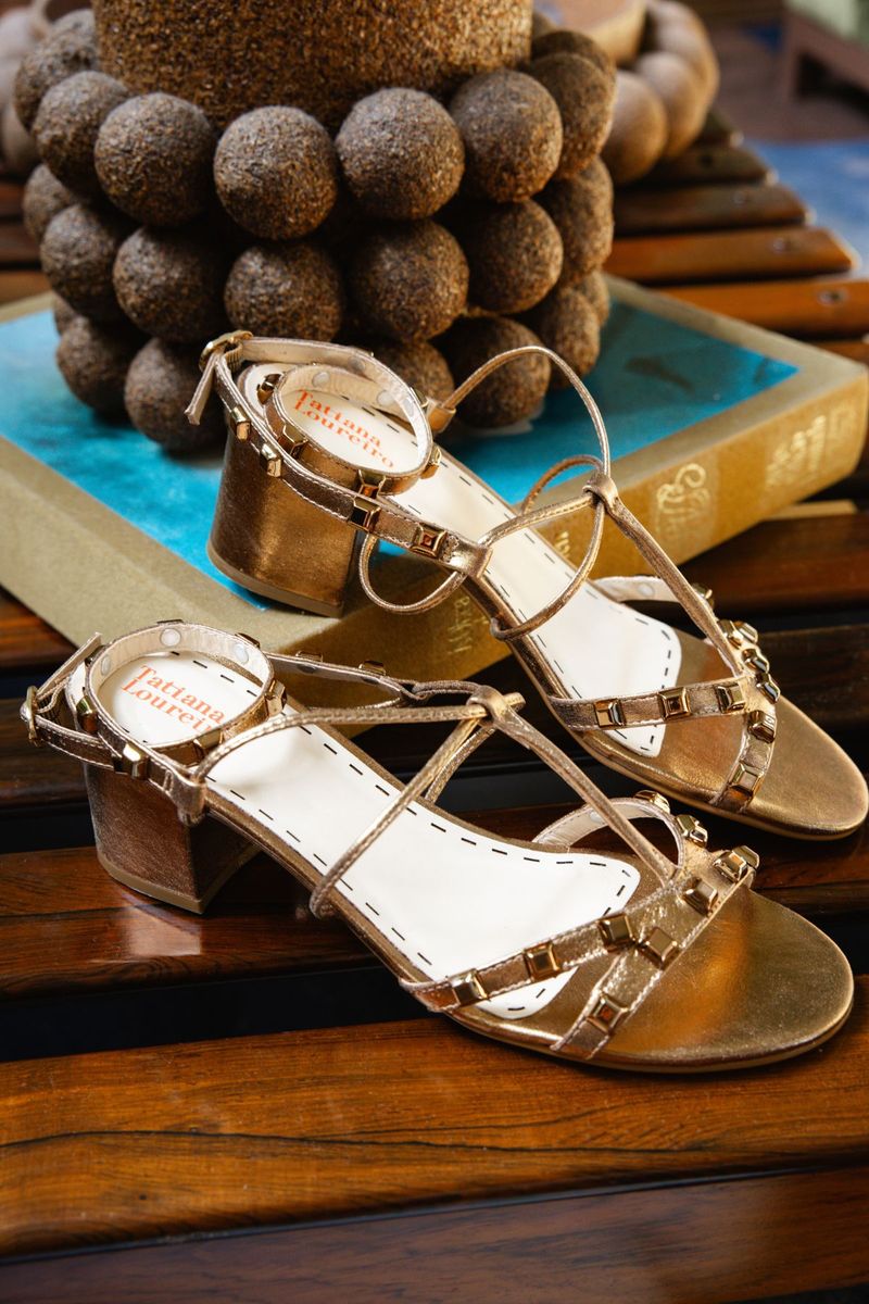 Imagem-do-produto-SANDALIA-GLADIADORA-SPIKE-SQUARE-FORRO-DE-COURO-BRONZE