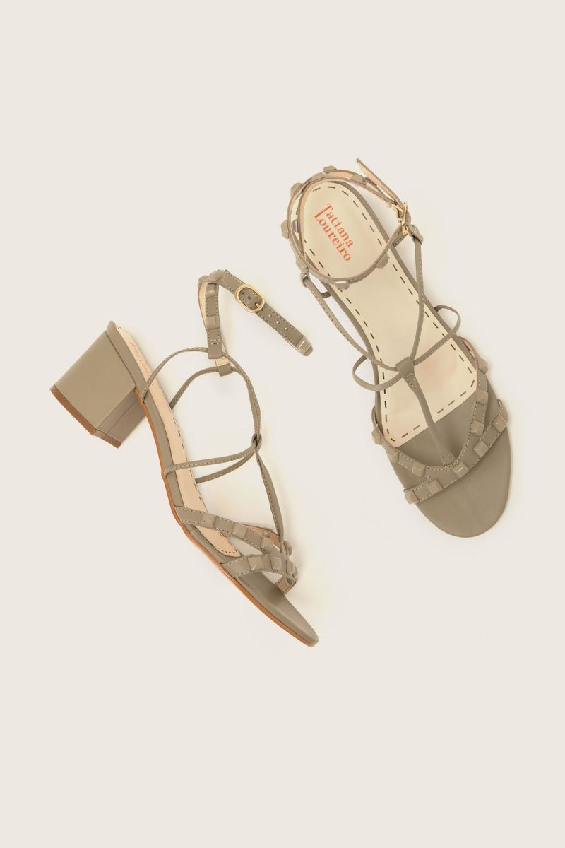 Imagem-do-produto-SANDALIA-GLADIADORA-SPIKE-SQUARE-FORRO-DE-COURO-KHAKI
