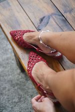 1482v25-27_Sapatilha_Slingback_Bico_Fino_Tresse_vermelho_02