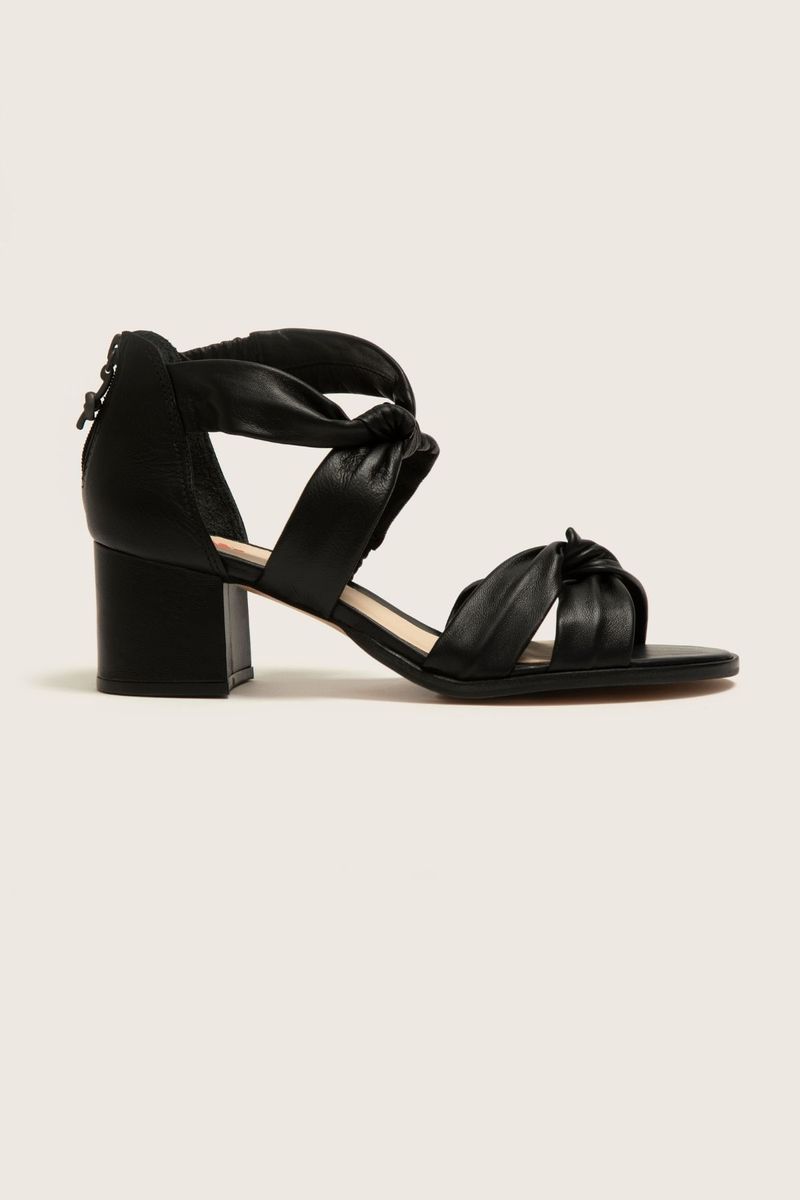 Imagem-do-produto-SANDALIA-NO-MESTICO-SALTO-BLOCO--PARA-PEITO-DE-PE-ALTO--PRETO