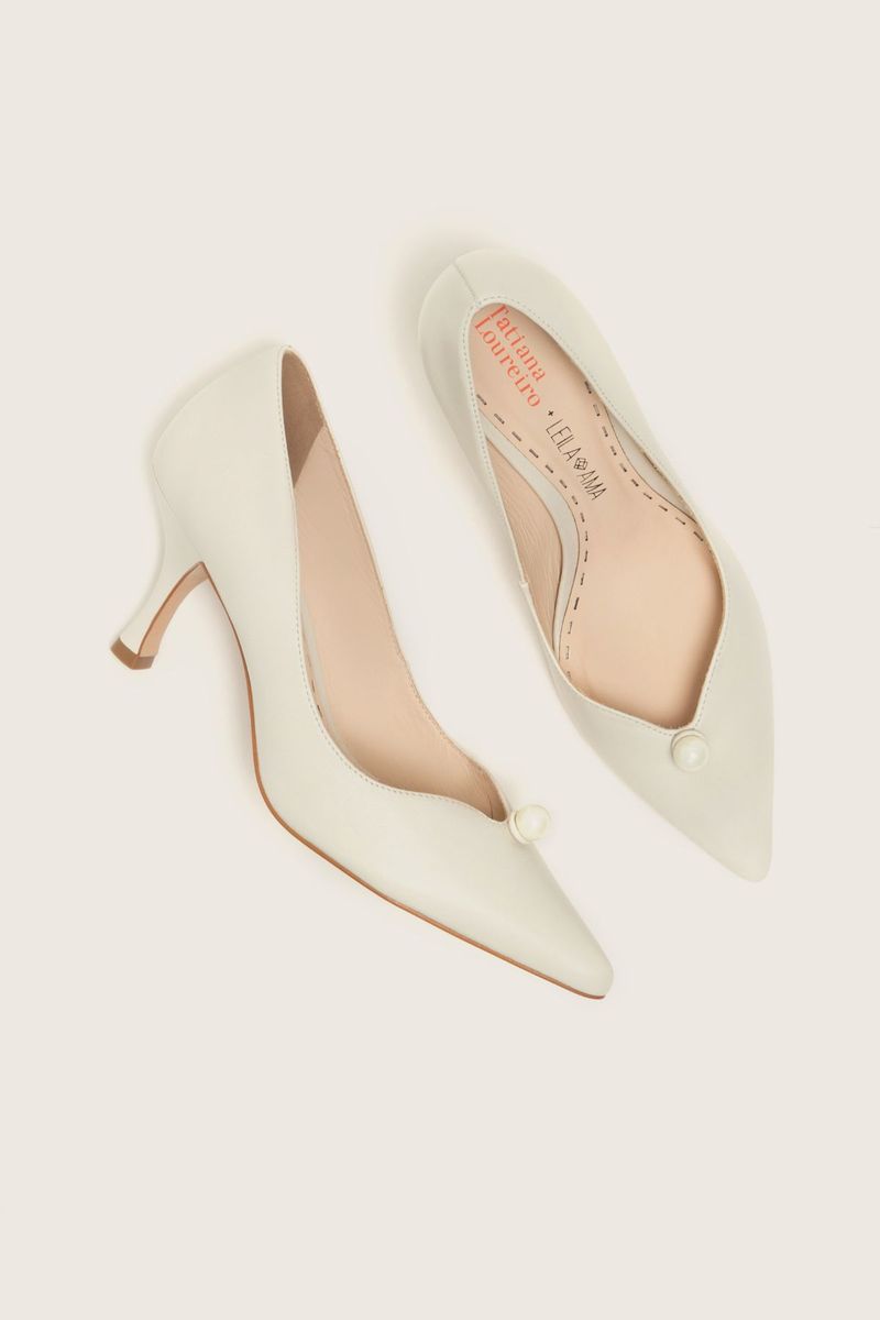 1421v25-29_Scarpin_Bico_Fino_Leila_Ama_off_white_01