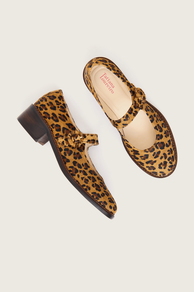 1609I25-31-Scarpin-boneca-salto-bloco-onca--2-.png