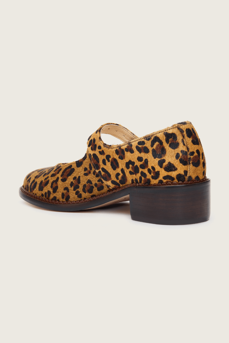 1609I25-31-Scarpin-boneca-salto-bloco-onca--4-.png