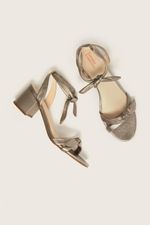 Imagem-do-produto-SANDALIA-LACE-UP-NO-MESTICO-NAKED-SALTO-BLOCO-PRATA-VELHO