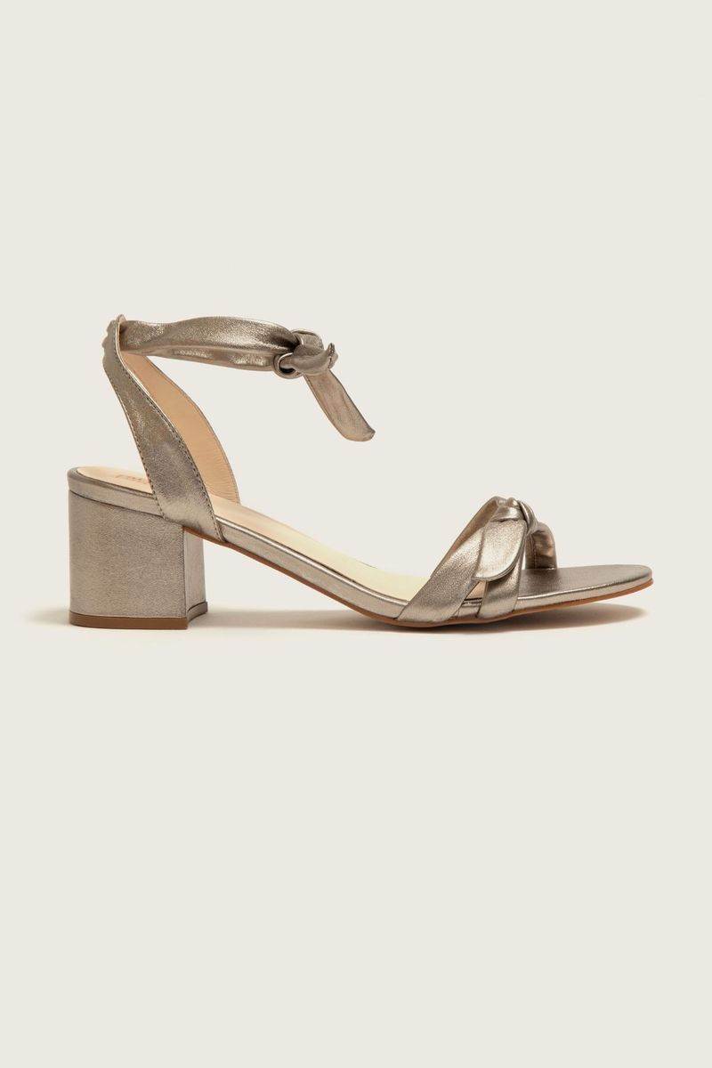 Imagem-do-produto-SANDALIA-LACE-UP-NO-MESTICO-NAKED-SALTO-BLOCO-PRATA-VELHO