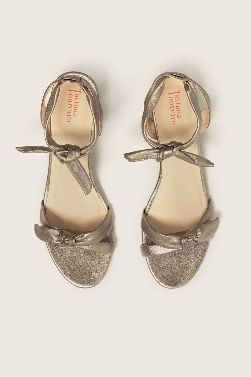 Imagem-do-produto-SANDALIA-LACE-UP-NO-MESTICO-NAKED-SALTO-BLOCO-PRATA-VELHO