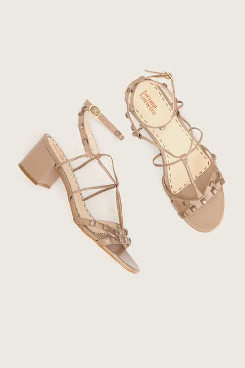 SANDÁLIA GLADIADORA SPIKE SQUARE FORRO DE COURO NUDE PEROLADO