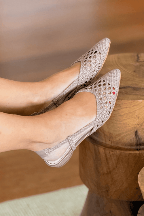 SAPATILHA SLINGBACK TRAMAS NUDE PEROLADO