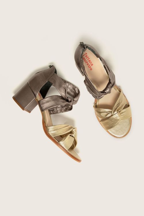 SANDÁLIA NÓ MESTIÇO SALTO BLOCO (PARA PEITO DE PÉ ALTO)  OURO / PRATA