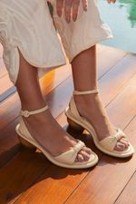 1694V26-280-SANDALIA-SOFT-SALTO-ROUND-BAUNILHA