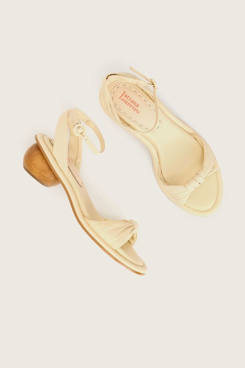 1694V26-280-SANDALIA-SOFT-ALTO-ROUND-BAUNILHA