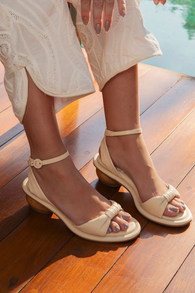 1694V26-280-SANDALIA-SOFT-SALTO-ROUND-BAUNILHA