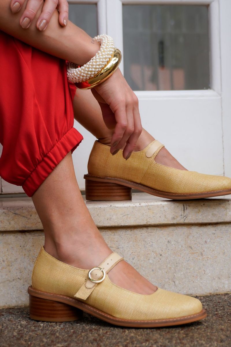 1747V26-36-Scarpin-M-.Jane-salto-circular-Natural