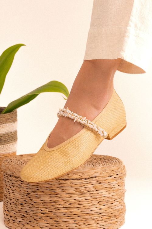 SAPATILHA M.JANE CASCALHO NATURAL MADREPÉROLA / PALHA