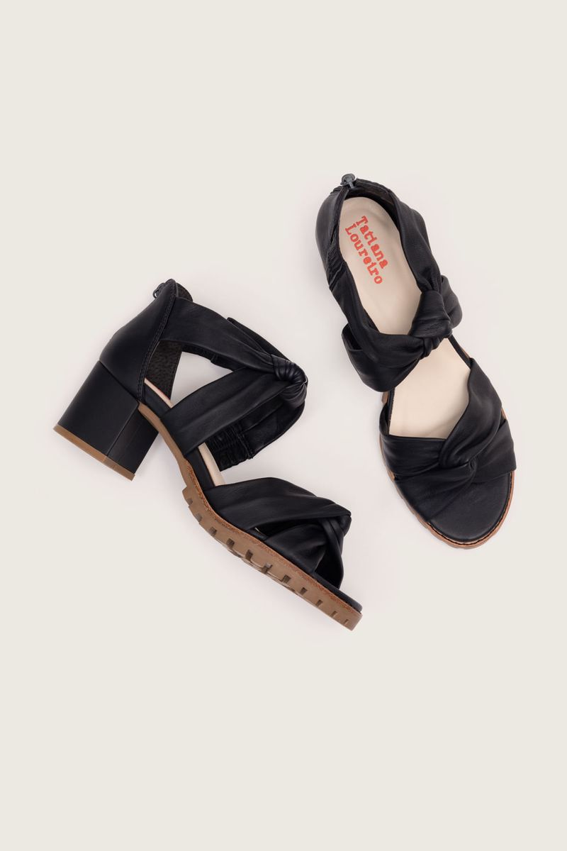 Imagem-do-produto-SANDALIA-NO-MESTICO-SALTO-BLOCO-TRACTOR--PARA-PEITO-PE-ALTO--PRETO