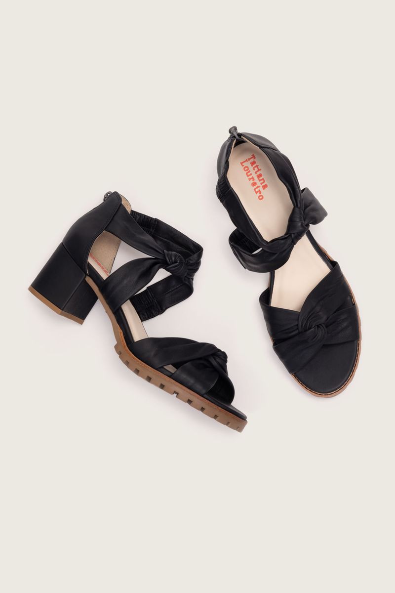 Imagem-do-produto-SANDALIA-NO-MESTICO-SALTO-BLOCO-TRACTOR--PARA-PEITO-PE-BAIXO--PRETO