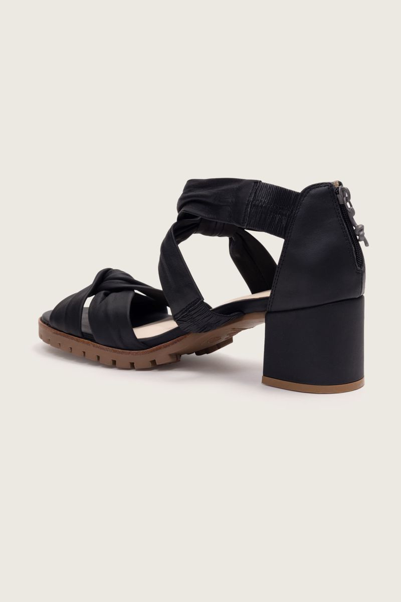 Imagem-do-produto-SANDALIA-NO-MESTICO-SALTO-BLOCO-TRACTOR--PARA-PEITO-PE-BAIXO--PRETO