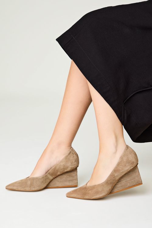 SCARPIN ANABELA DECOTE V TAUPE