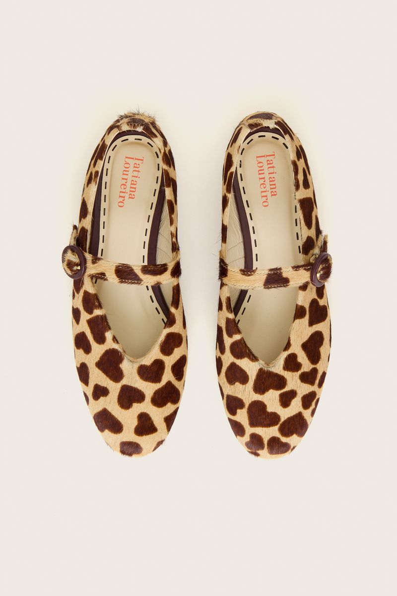 1882I26-412_SAPATILHA_PELO_FIVELA_PELO_CORACAO_BEGE--2-