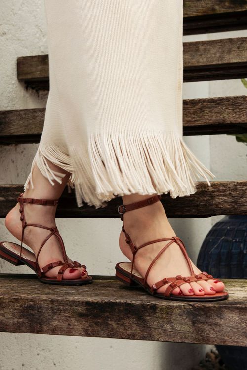 RASTEIRA GLADIADORA SPIKE SQUARE FORRO DE COURO CONHAQUE