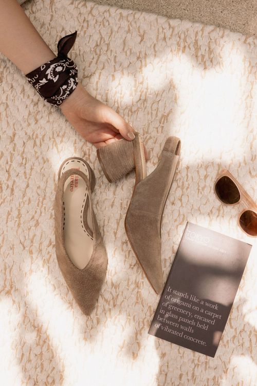 SCARPIN SLINGBACK SALTO CIRCULAR TAUPE