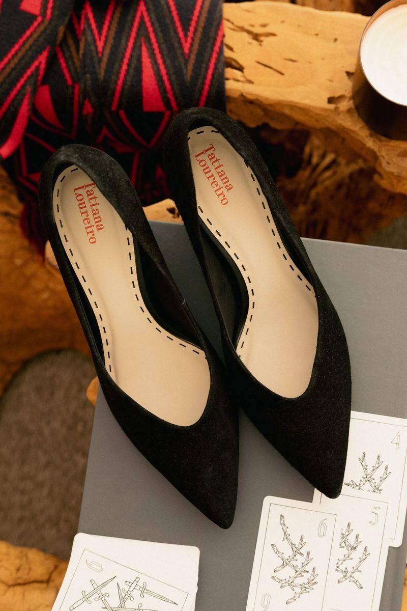 1824I26-2_SCARPIN_ANABELA_DECOTE_V_PRETO