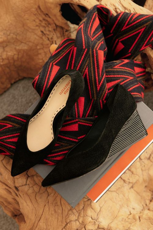 SCARPIN ANABELA DECOTE V PRETO