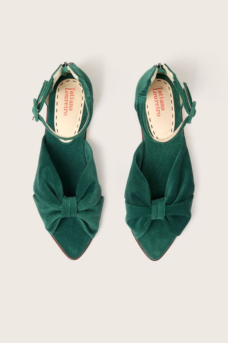 1780I26-141-RASTEIRA-FRANZIDA-BICO-FOLHA-VERDE-FLORESTA