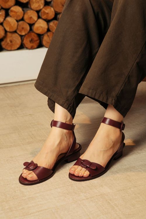 SANDÁLIA ARTESANA BORDÔ