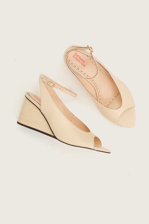 PEEP TOE ANABELA FILETADA MANTEIGA